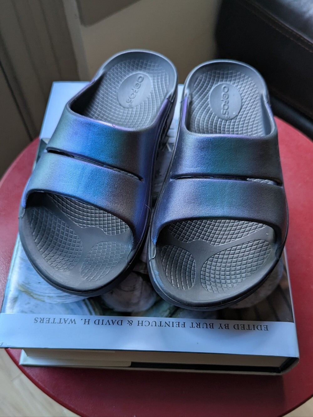 OOFOS Women's Slide Sandal in Iridescent Purple Blue - Picture 2 of 8